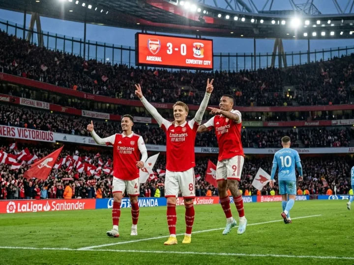 Arsenal inicia defesa do título com goleada tranquila sobre o Coventry City